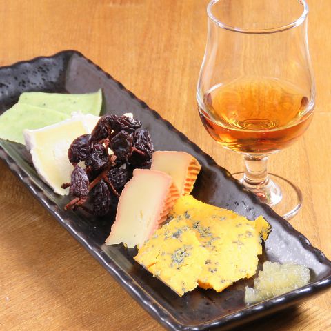 チーズ 盛り合わせ 居酒屋 メニューの写真素材 - PIXTA