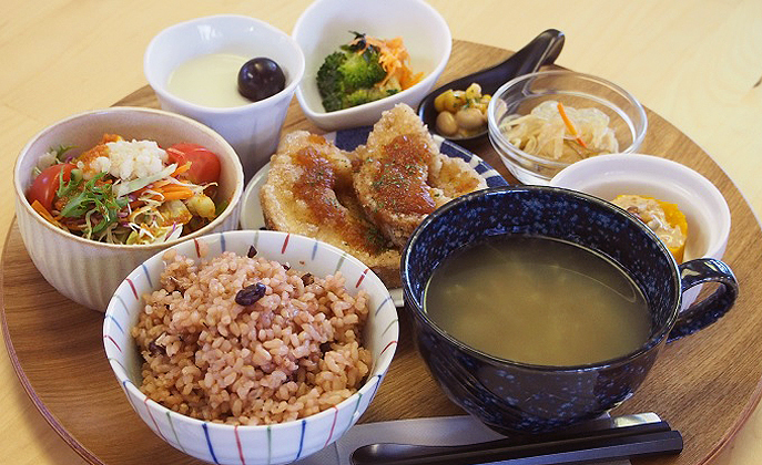 表参道 体に優しい薬膳ランチを楽しむ『10ZEN 青山店』