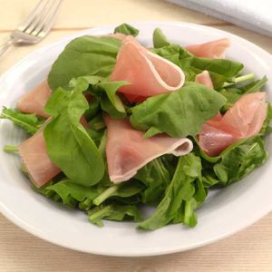 ハムとチーズの盛り合わせ・手抜き料理も盛り付け次第で超おしゃれ～♪ローマのおいしい生活in東京