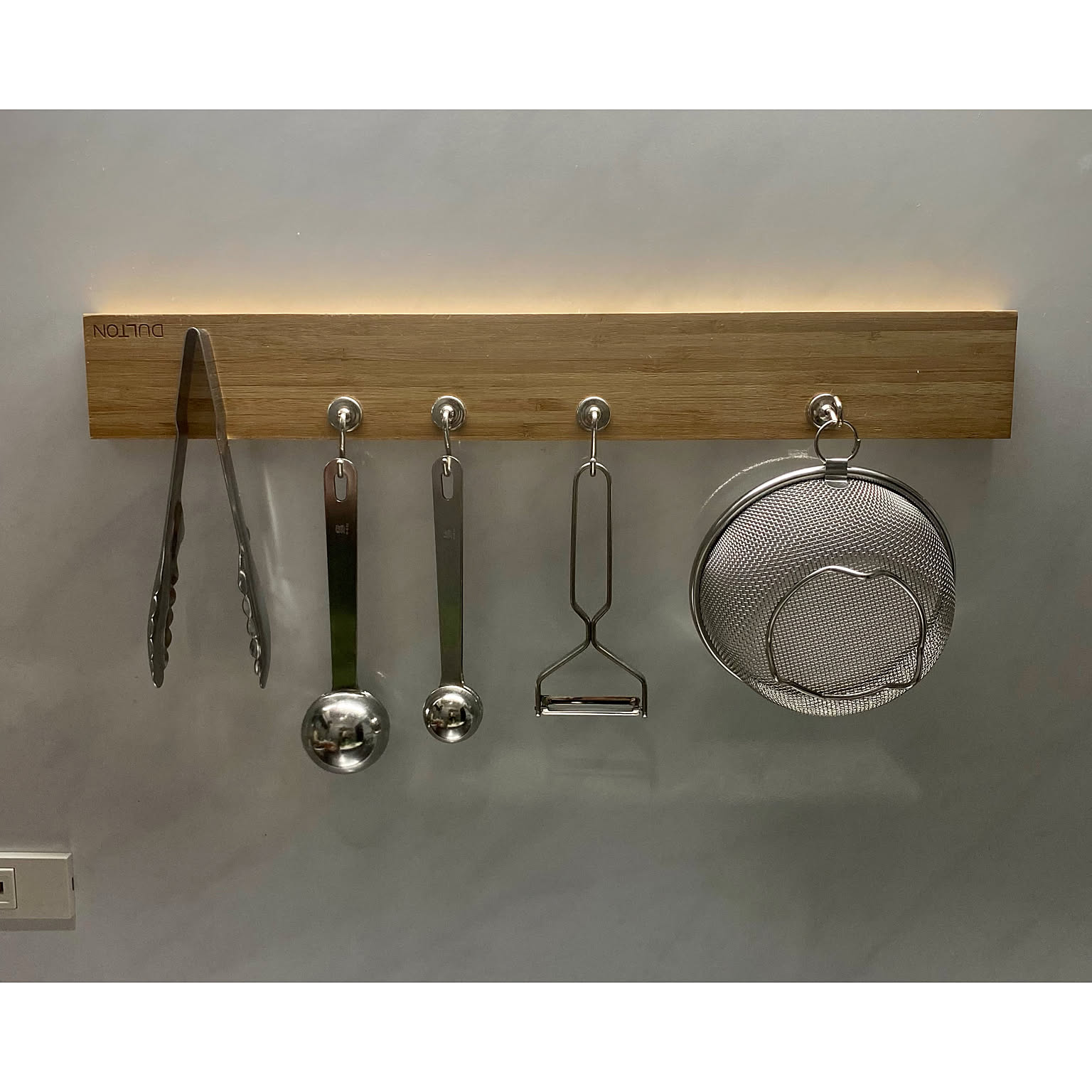 未使用ニトリマグネット包丁スタンド