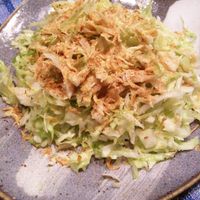 お好み焼き弁当 🏮ꔛ, 小さいお好み焼きは、, 目玉焼き用のシリコンリングで作ってみました♩🤭♡, 炭水化物多めのお弁当!🥹,副菜でなんとかごまかしました☺️笑🥦, 今日もお弁当作りお疲れ様でした💗✨, ., .,今日のお弁当 焼きそば弁当 旦那弁当,夫弁当 お弁当pic お弁当おかず,お弁当の詰め方 お弁当レシピ 弁当記録,