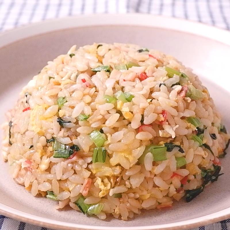 おかずなしで食べれる♪小松菜と油揚げの混ぜご飯