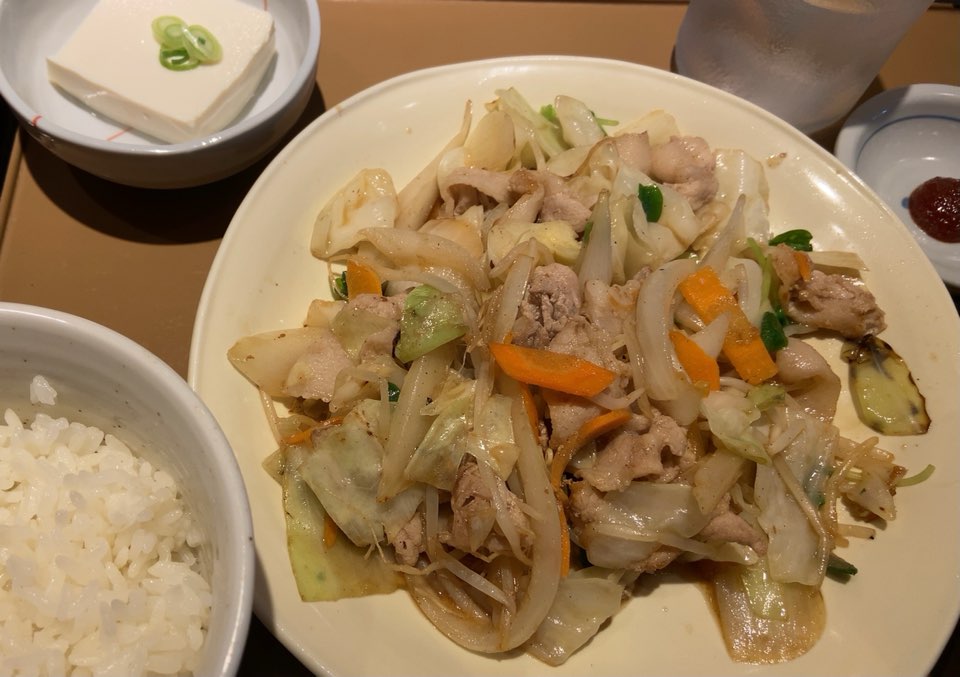 基本の肉野菜炒めのレシピ 作り方：白ごはん.com