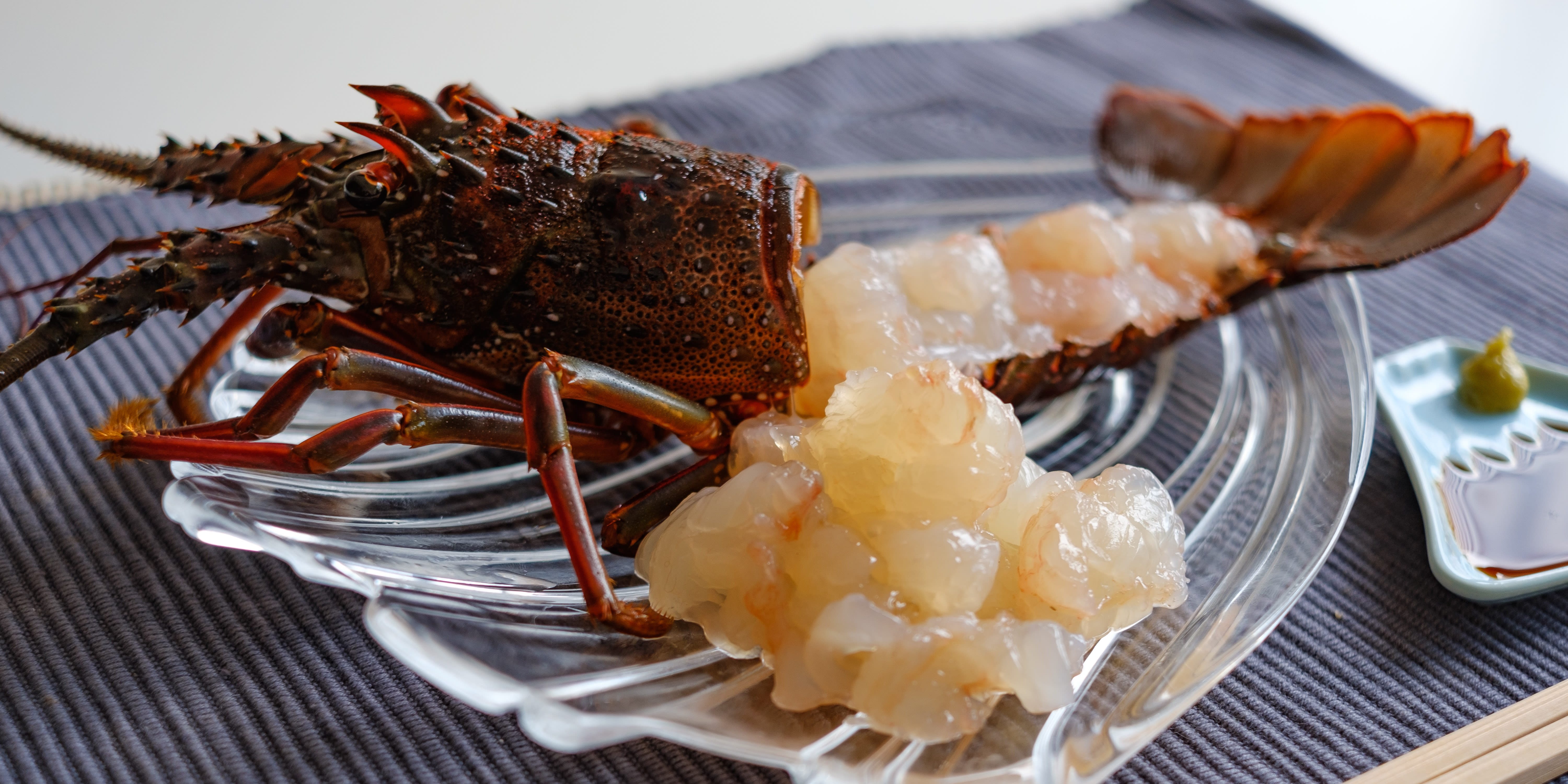 伊勢海老のお造り うに醤油伊勢海老お造り刺身うに懐石料理日本料理盛り付け和食遠藤十士夫japaneseculturejapanesecuisinekaisekidashiumamibeautifulcuisinesjapanesefoodsashimiseafoodseafoodlover日式料理visitjapanau