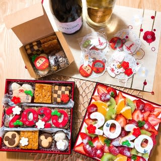 cotta お重 3段 \今年はスイーツおせちに挑戦してみませんか? , 市販のお菓子をつめるだけでもかわいいスイーツおせち☺♡,ピクニックや運動会のランチボックスに、またおもてなしにと大活躍するcottaの3段お重がおすすめです✨, 気になる!と思ったら, プロフィール