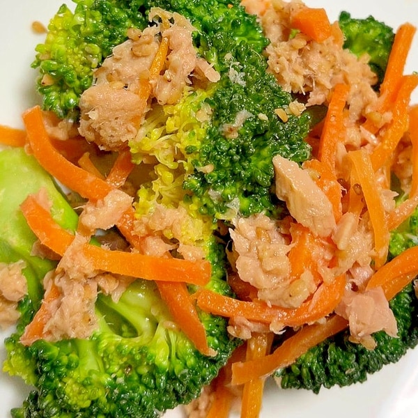 人参とブロッコリーの芯のツナ炒め