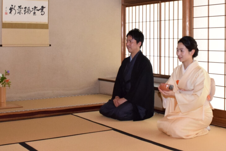 朝茶を一服いかが？鴨川や町屋で！京都のお茶暮らしをめぐるオツな本 - 朝時間.jp