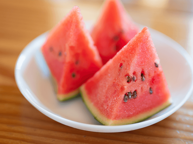 スイカの切り方はこれが正解! 甘さが均等で種も取り除きやすい プロのコツ東京ガス ウチコト