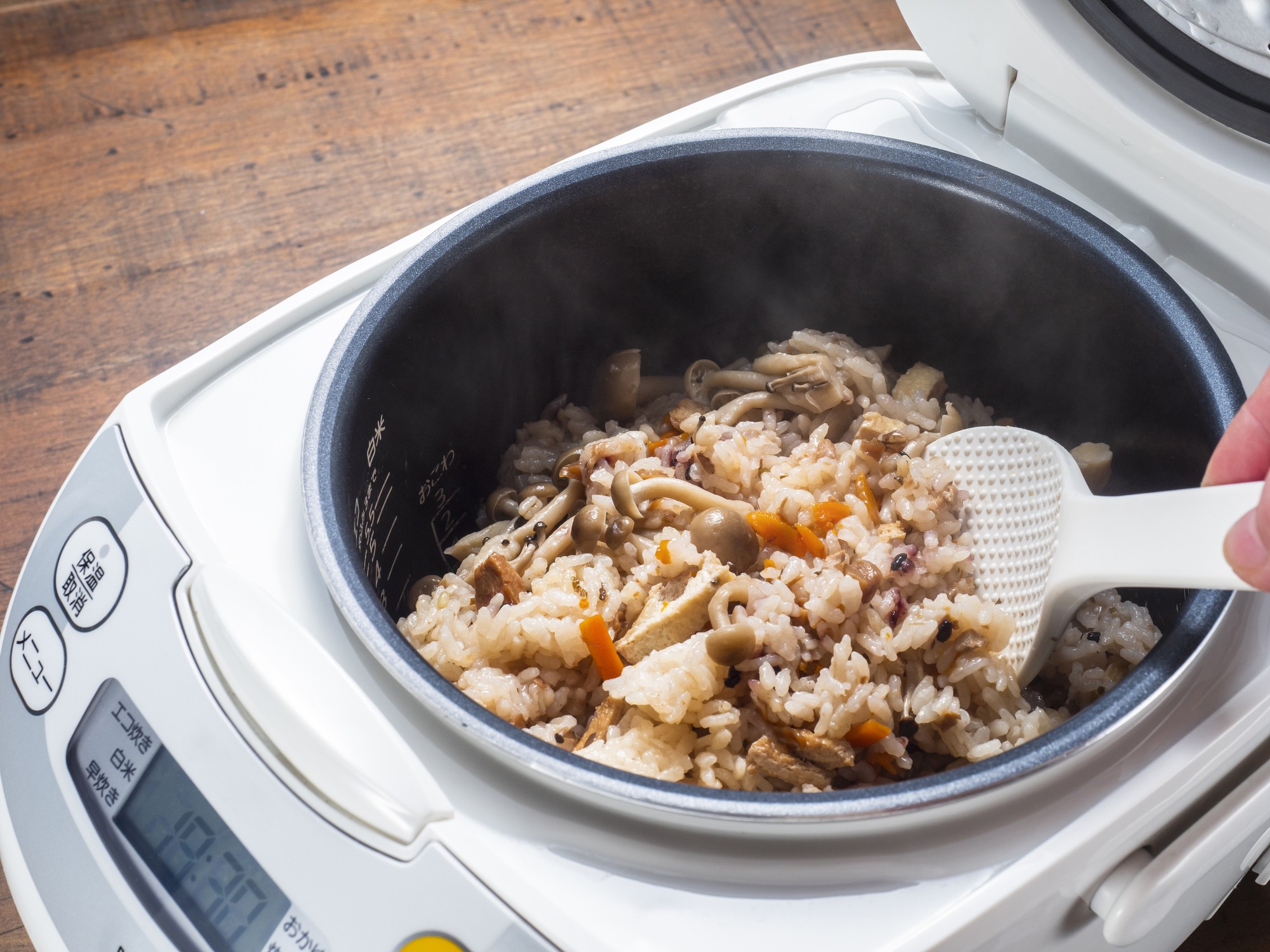 具材を入れてスイッチを押すだけ！ 炊飯器で作る「極上ごはんレシピ」5選 - E・レシピ 1 1ページ