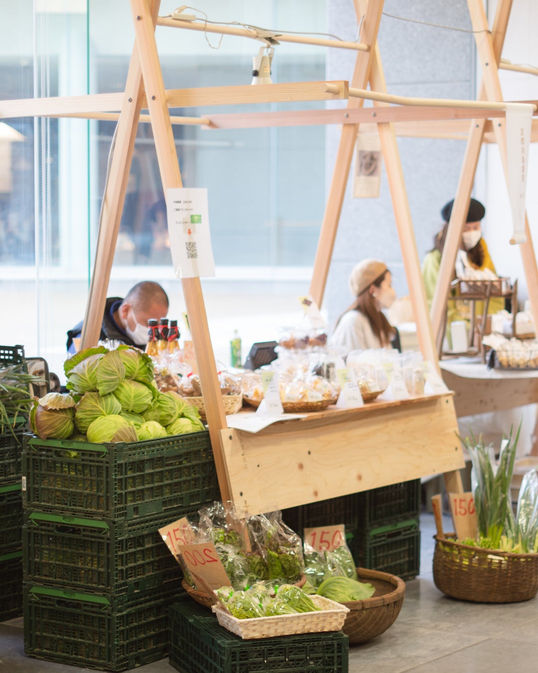 ビルの谷間に憩いのスペース♪おしゃれなDIY屋台スタンドが日本橋に誕生 - ライブドアニュース