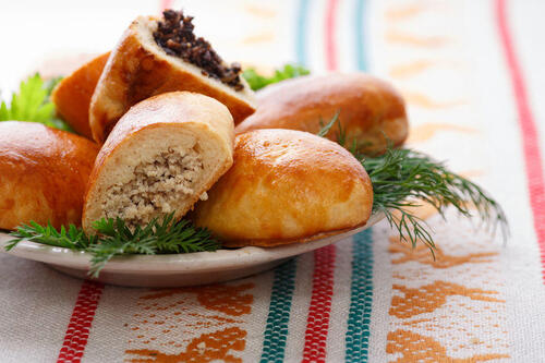 ロシア人のピロシキパーティーに焼きそばパン風などの和風ピロシキを引っさげ参戦してきた│おそロシ庵