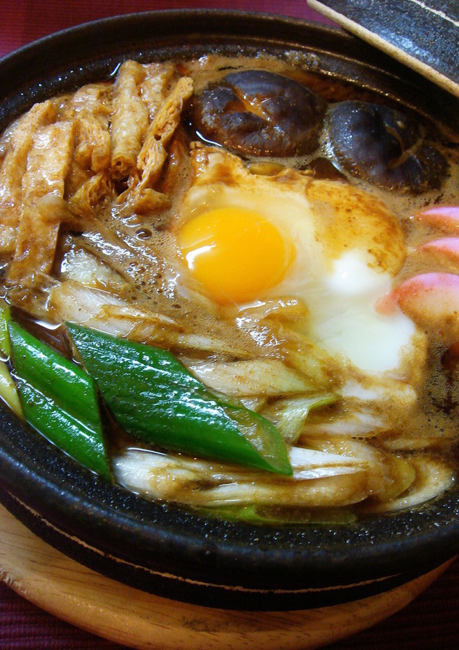 名古屋の名物グルメ「味噌煮込みうどん」Gurumy
