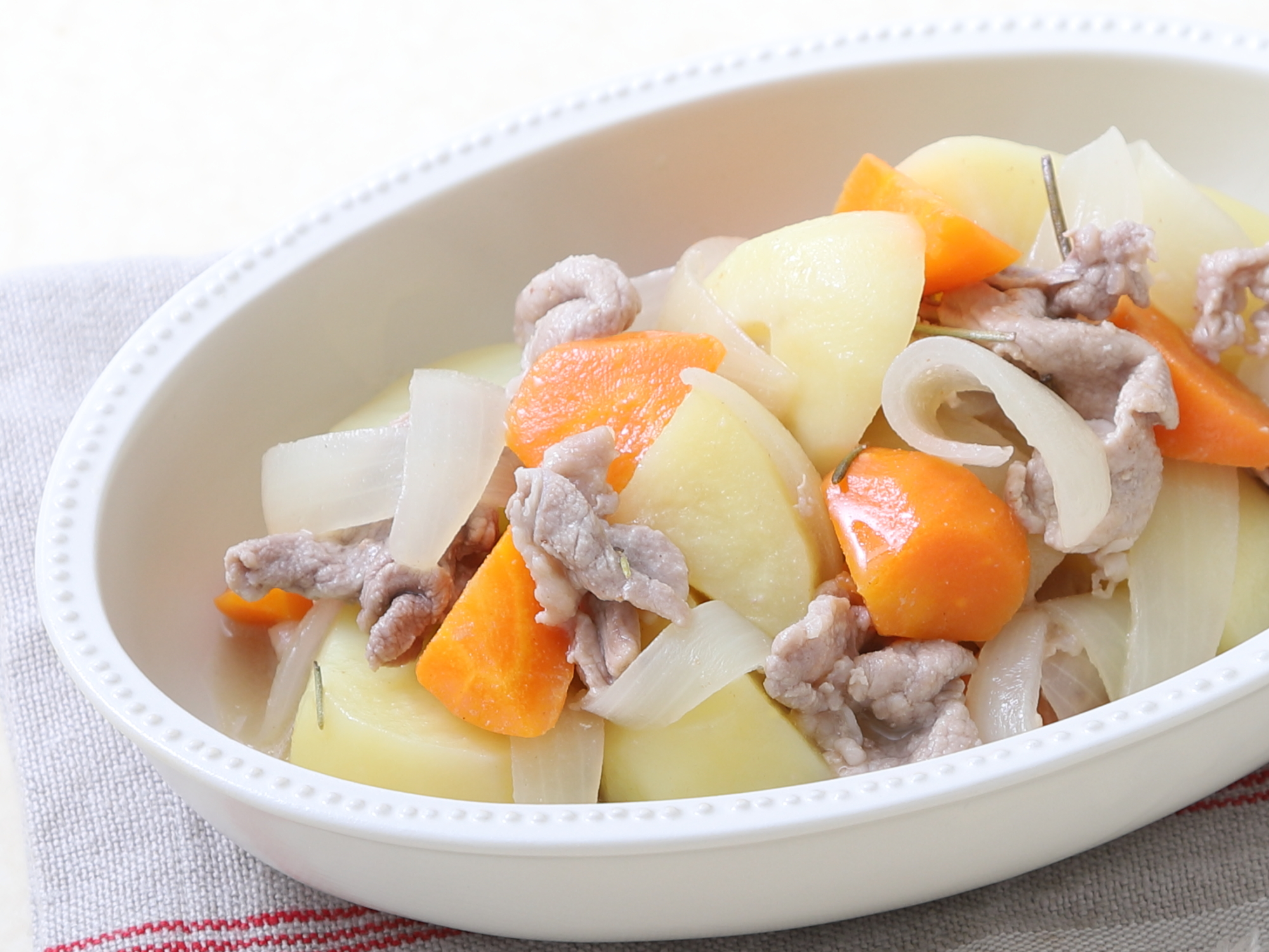 バルサミコ酢風味の肉じゃがレシピティファール公式サイト