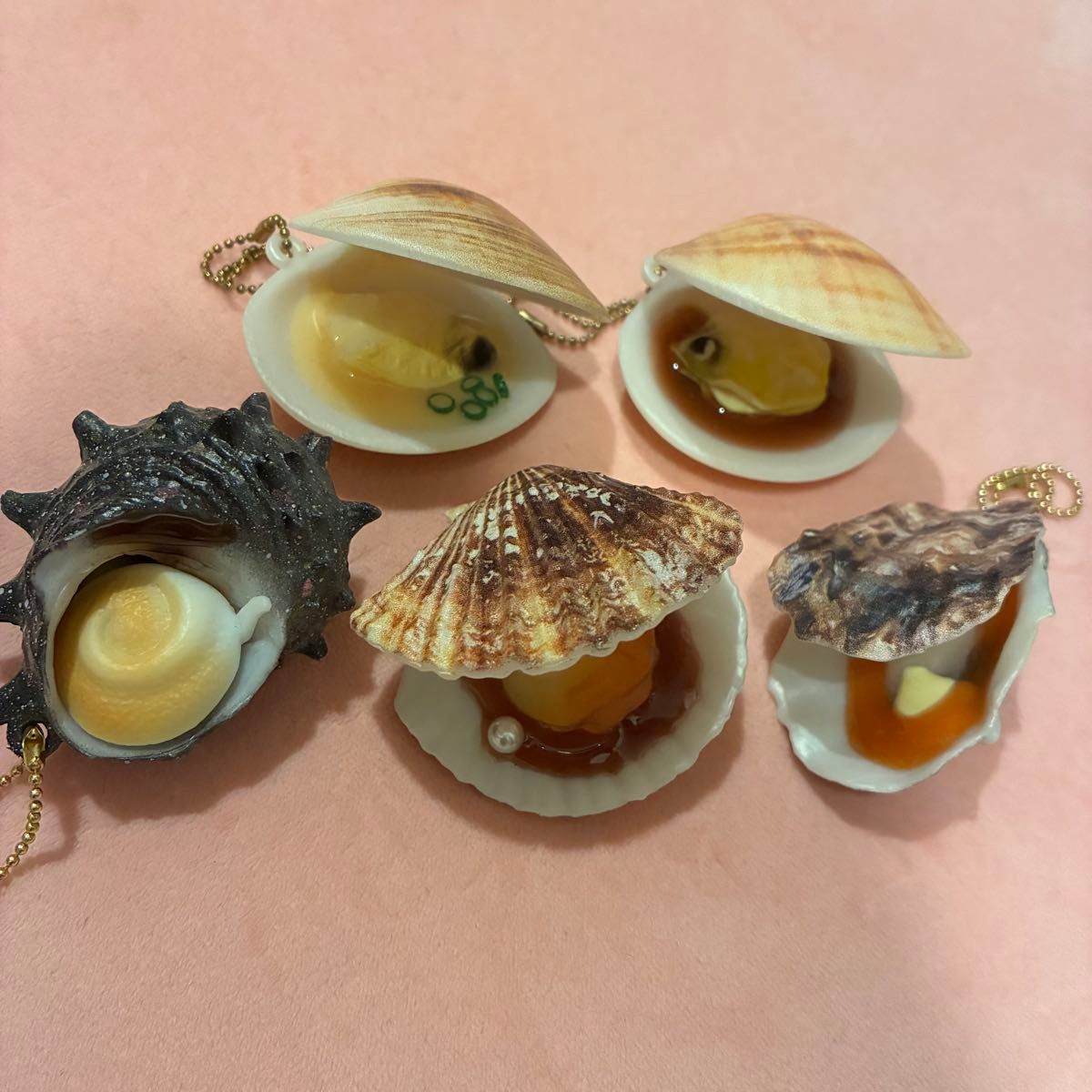 カプセルトイ「貝の浜焼き」が二ッチなのに異常な作り込みでビビる - Togetterトゥギャッター