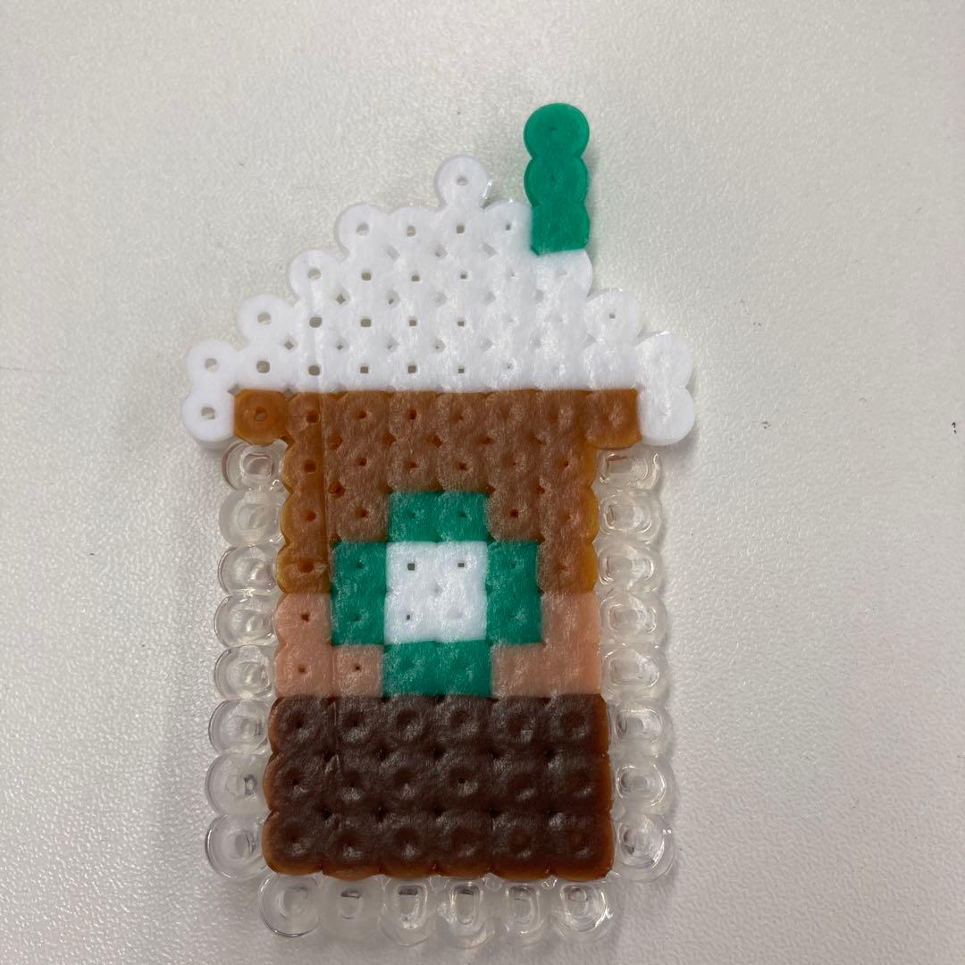 アイロンビーズ 飲み物」のアイデア 25 件アイロンビーズ, ビーズ, パーラービーズ