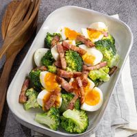 基本からアレンジまで！思わずつくりたくなる「ブロッコリー ベーコン サラダ 簡単」のレシピ集クックパッド