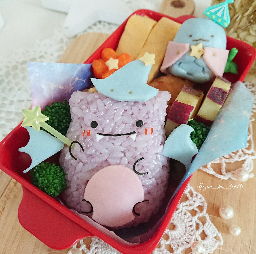 kodomo_bento.recipe ←他の投稿はこちらから 可愛すぎる♡すみっコぐらしのとかげ七夕弁当🎋✨大きな星を持った照れてる表情が素敵😍 ⁂「どんなお弁当作ろうかな」が30秒で解決！ ⁂ キャラ弁デコ弁のレパートリーを増やせる！ ⁂簡単時短の朝昼夜ごはんが叶う！ ぜひ
