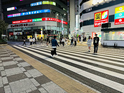 これが、新宿・渋谷のマル秘パンチラスポットだ!! 人気 切り抜き 4ページ 素人