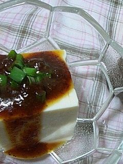 お手軽ピリ辛冷奴 - レシピ株式会社徳山物産