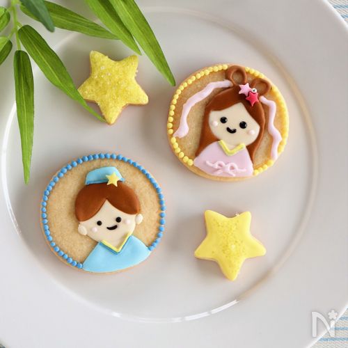 娘さんたちに💐アイシングクッキーアイシングクッキーオーダーオーダークッキー観賞用クッキーキャラクタークッキーオーダーメイドオーダーメイドクッキー手作りクッキークッキーicingcookiesicingcookie