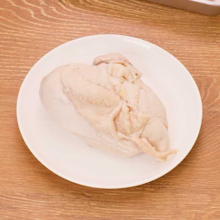 超しっとり もうパサつかない！鶏胸肉の茹で方アレを揉み込むだけでしっとりジューシーに