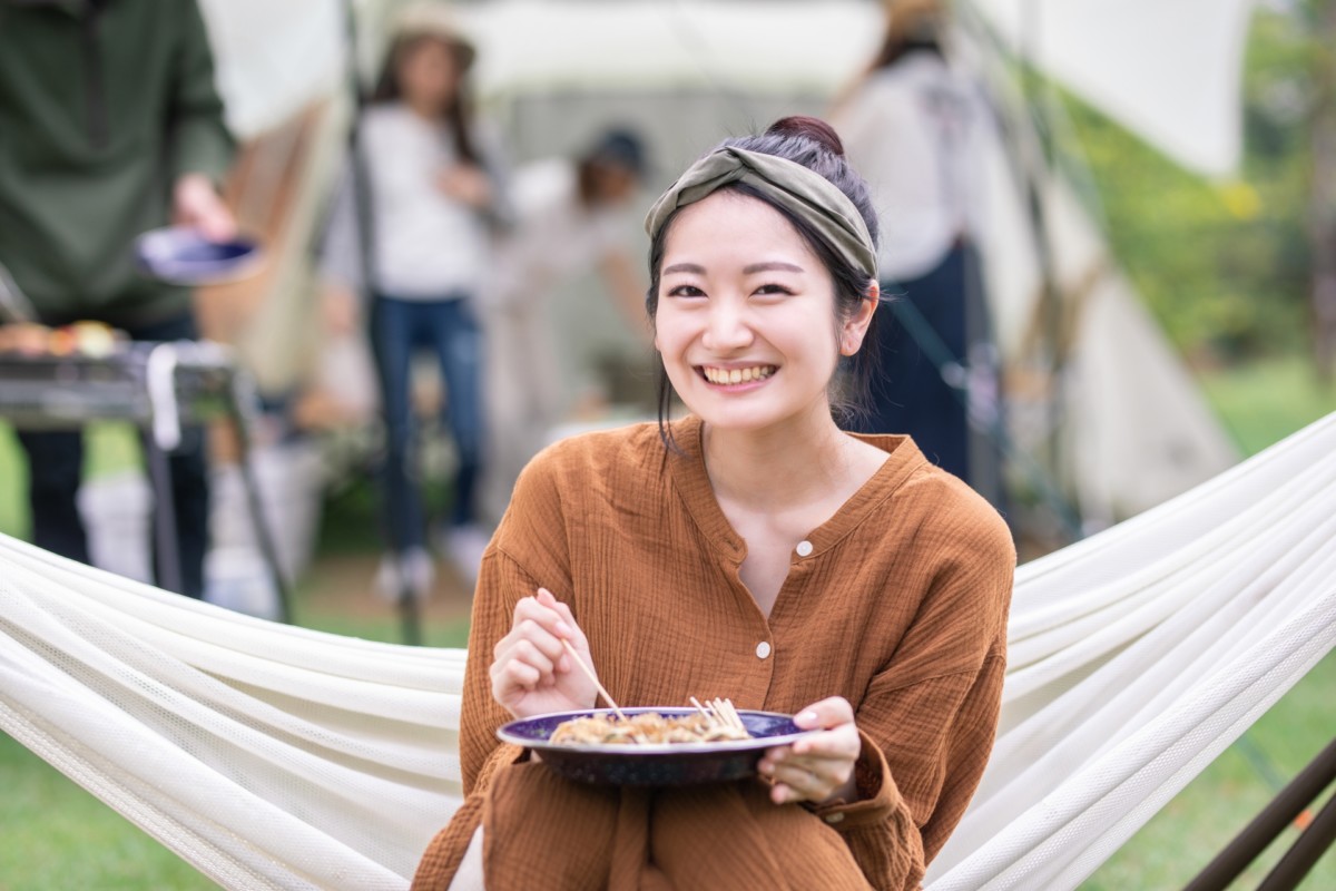 女子のバーベキューの服装 選び方から 春夏秋冬 季節別 年齢別おすすめコーデまで紹介 PLST MAGAZINE