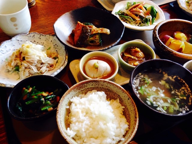 74点セット おままごと 食材 収納ボックス付き リンゴデザイン スタンプ自作可能 海鮮 野菜 果物 知育玩具 男の子 女の子 お誕生日プレゼントごっこ遊び 楽天市場 おままごとセット 74点セット おままごと 食材 収納ボックス付き リンゴデザイン スタンプ自作可能 海鮮