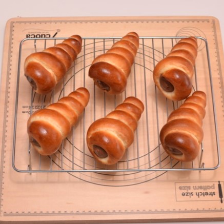 定番のチョココロネのレシピ 上手に成形するポイント チョコカスタードクリームの作り方 Chocolate cornet recipe手作りパンゆっこぱん