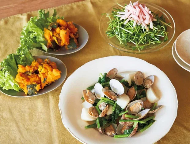 🐖🥚🌸 ・絶品てりたまアスパラ ・オニオンスープ ・ツナときゅうりのサラダ ・ハニーマスタードポテト ・ほうれん草のアーモンド胡麻和え ・梅あさりの生姜佃煮・りんご晩ごはん夜ごはん晩ごはん献立おうちごはん献立記録