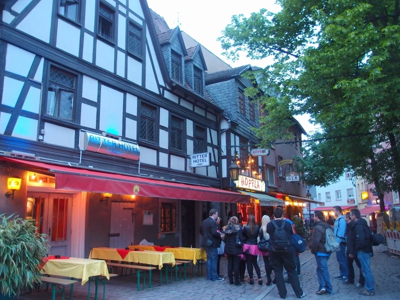 フランクフルト市街地を散策しながらドイツ料理とビールを堪能もっとこうしたらいいのに