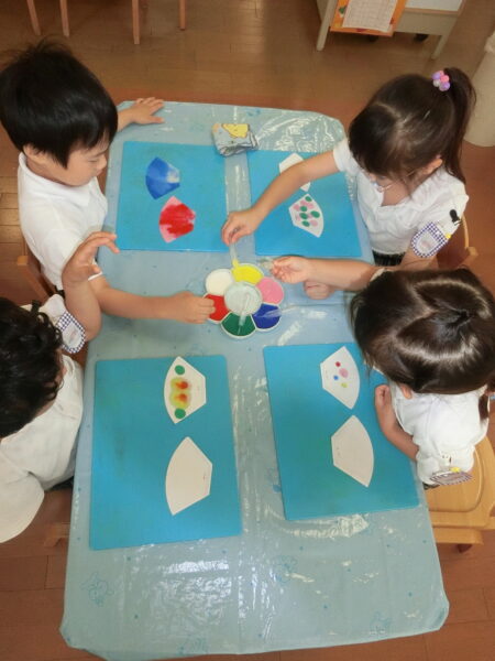 にじみ絵製作ーコーヒーフィルターで簡単！フルーツジュース製作