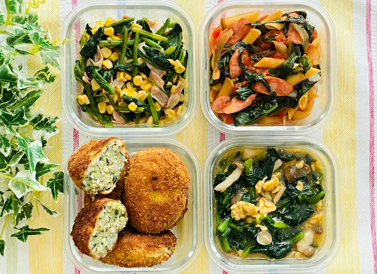 おはようございまーす☀ 今日紹介するのはほうれん草レシピ4品です！ 今週の作り置きとして作った超簡単ほうれん草レシピであって、お弁当にも入れられる便利な レシピかな～と思います😊 このほうれん草レシピ4つは150円で買ったほうれん草1袋を4品に使い分けました！ 150