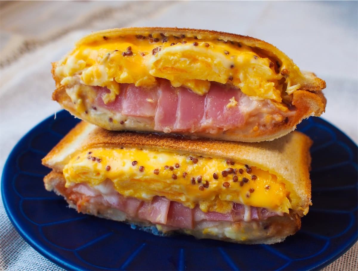 簡単・絶品 新食感のじゃがバターをホットサンドメーカーで焼くチーズを追加して美味しさアップ – ろんキャン