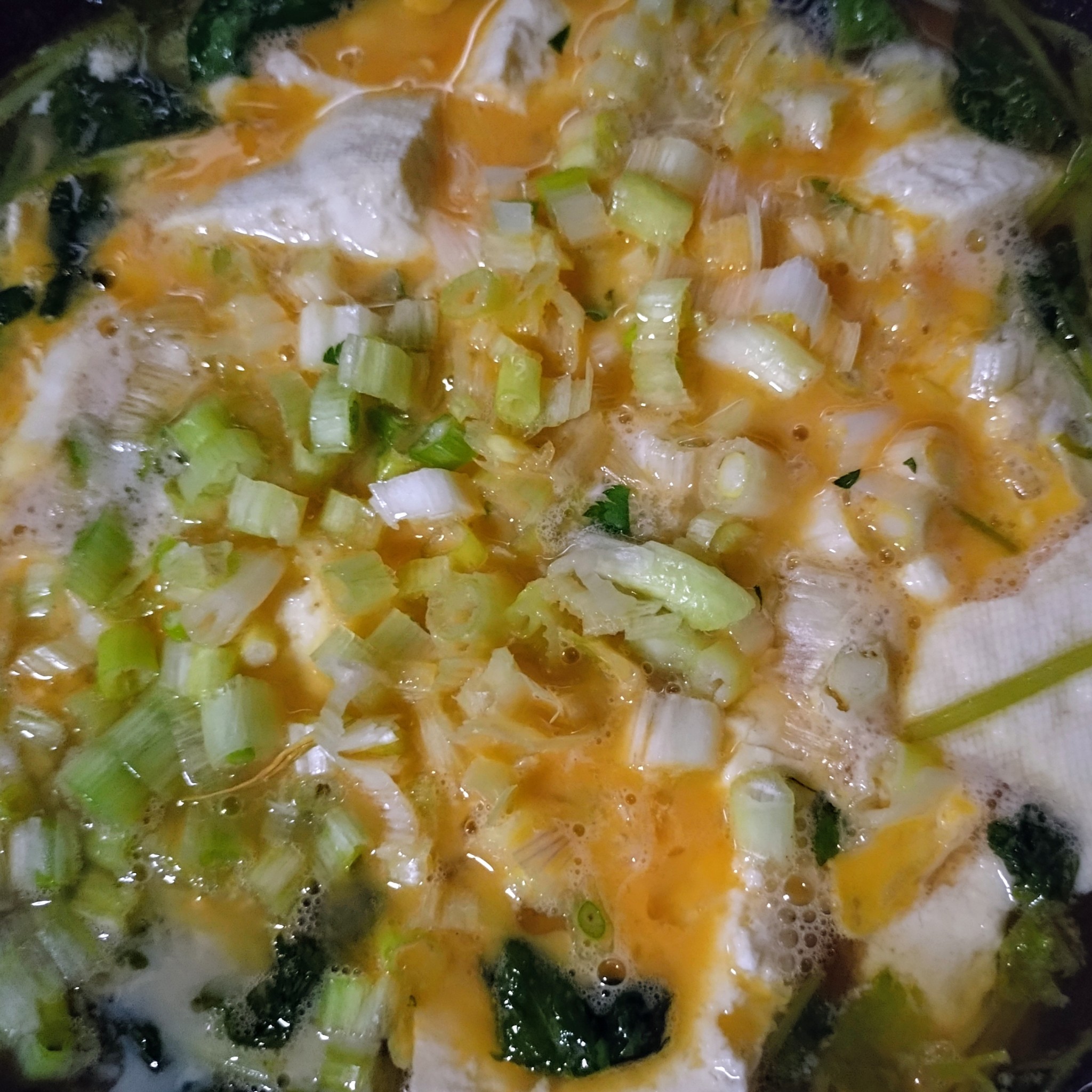 ヘルシーで深夜メシにしたい、「三つ葉と豆腐の卵とじ」のレシピROOMIE ルーミー