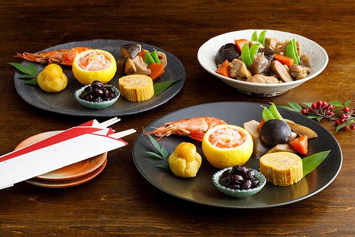 立派なお重がなくてもOK!お気に入りの器に盛りつけた「 ワンプレートおせち」フォトフーディストノート