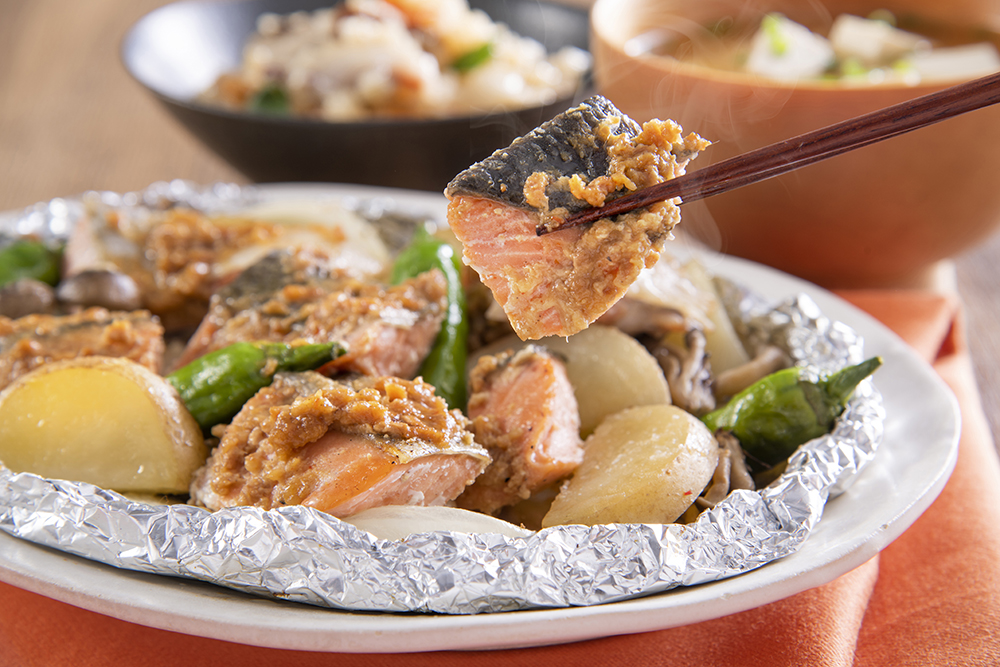 トースターで簡単！鮭のちゃんちゃんホイル焼きレシピ