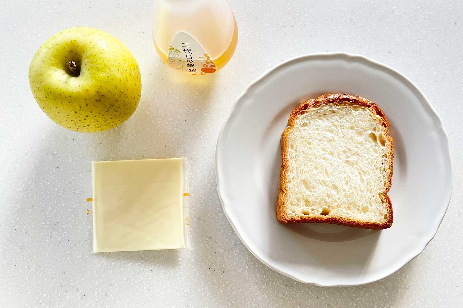 明太はちみつのモッツァレラチーズトースト