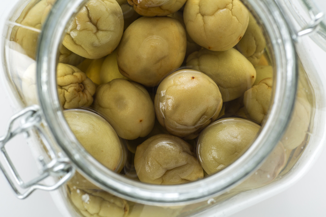 焼酎ロック梅干し入り