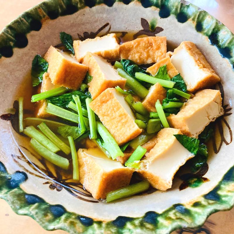 厚揚げと小松菜煮Boild Japanese mustard spinach fried tofu 厚揚げと小松菜とめんつゆでサッと簡単