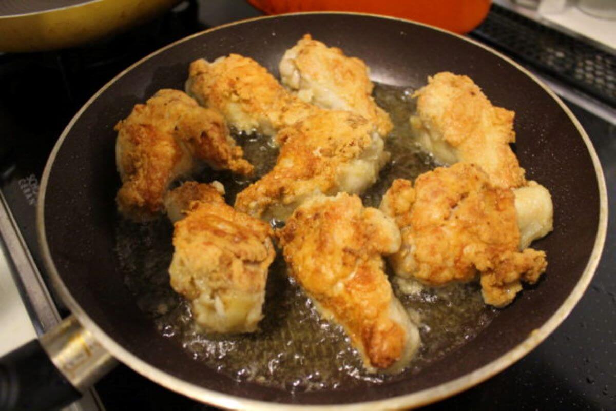 ケンタッキーのチキンを使った“最強レシピ”を見つけてしまった 。ニンニクが強烈で、ぶっ飛ぶほどウマいの！ 実食レビュー