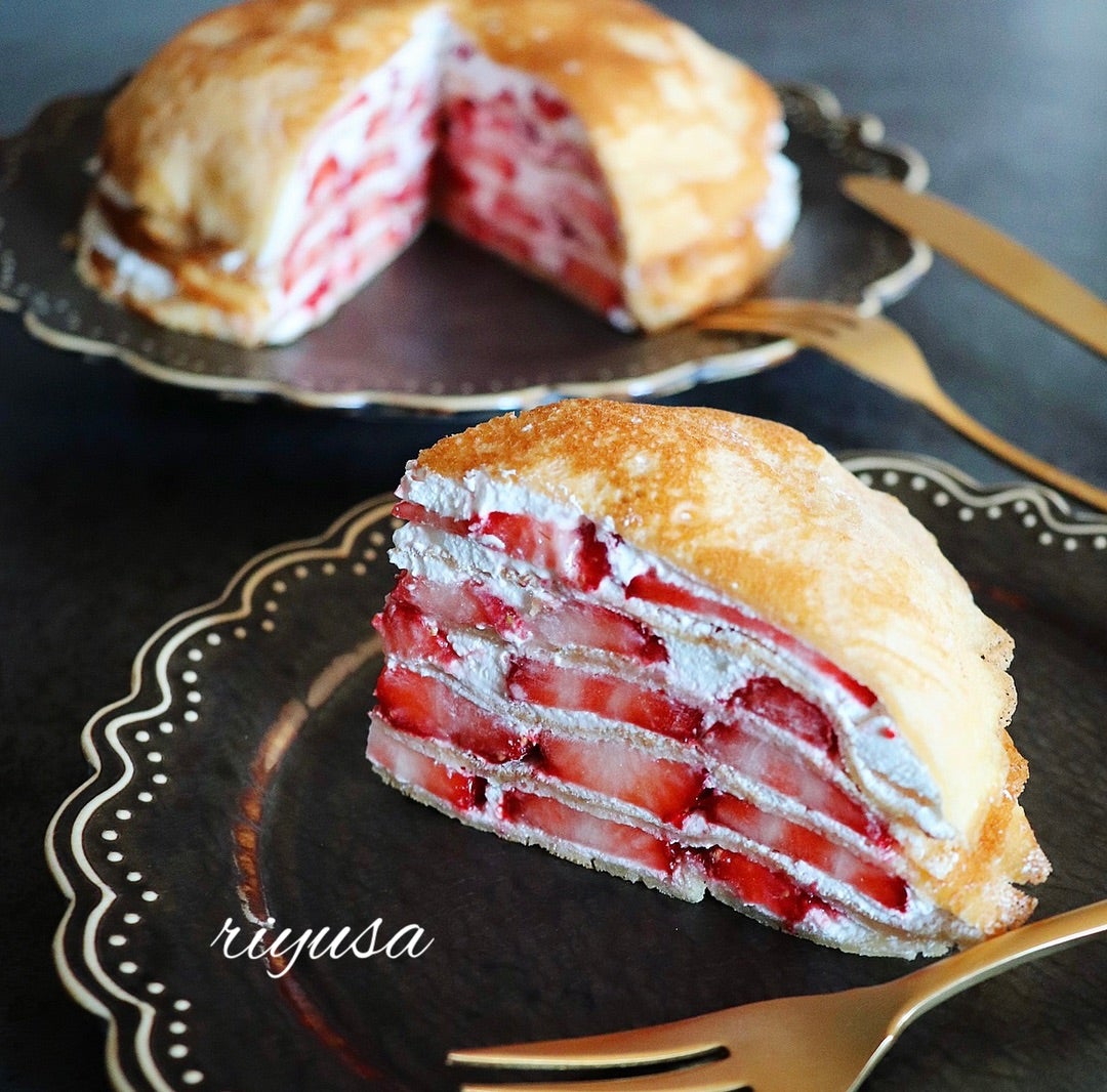 りんごとアイスをのせたクレープ 写真素材1032056- フォトライブラリ