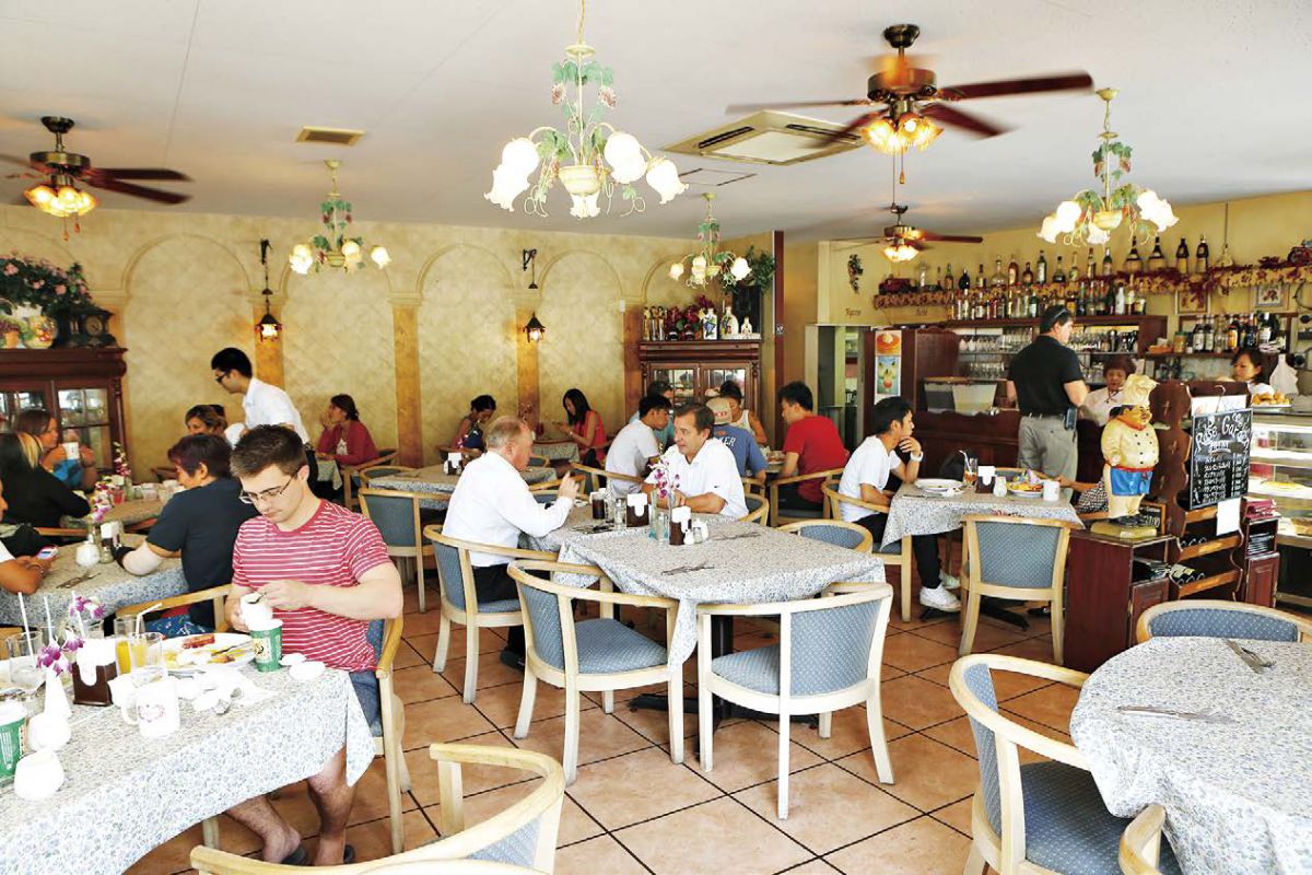 朝から晩まで楽しめる川越のアメリカンカフェ＆ダイナー『カフェマチルダ』。熱々ビッグなパンケーキを頬張れば、いつでも誰でも幸せに！さんたつ by散歩の達人