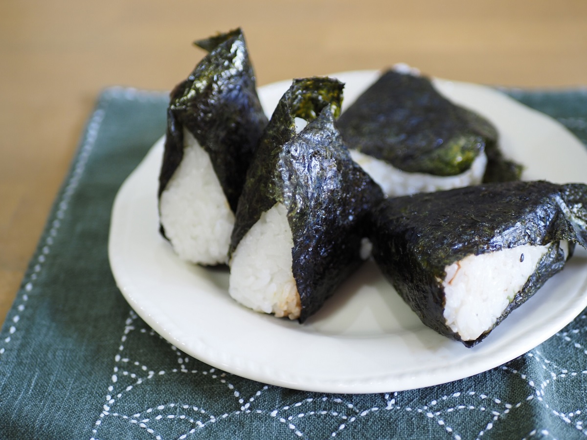 おにぎり作り方：手軽に大量生産する方法