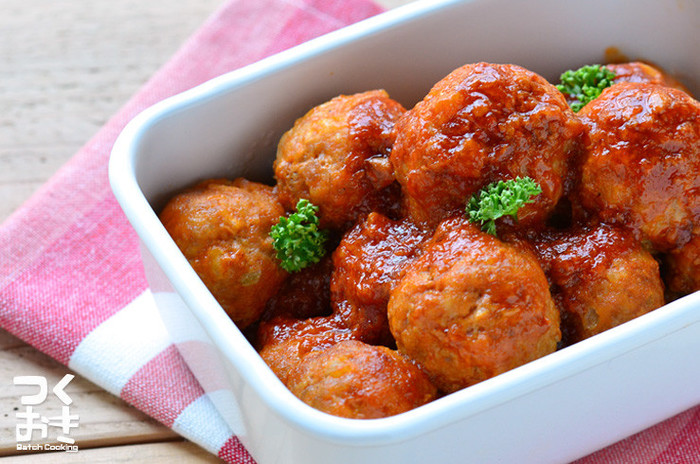 ポンデライオン弁当🦁, かわいい💓, 晩御飯の残りのミートボールをお弁当にスライドしました,チェダーチーズじゃなくても、薄焼き玉子でも代用できそうです☺️, 鼻の型抜きは、セリアです, GW後半ですね,お天気良くてお出かけしたいところですが、我が家は風邪が蔓延してるので、のんびり過ごす予定です, 今日も見ていただきありがとうございます✨,お弁当男子高校生弁当