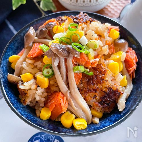 包丁いらず!鮭とコーンのバター醤油炊き込みご飯のレシピぎんもく食堂のごはん日記