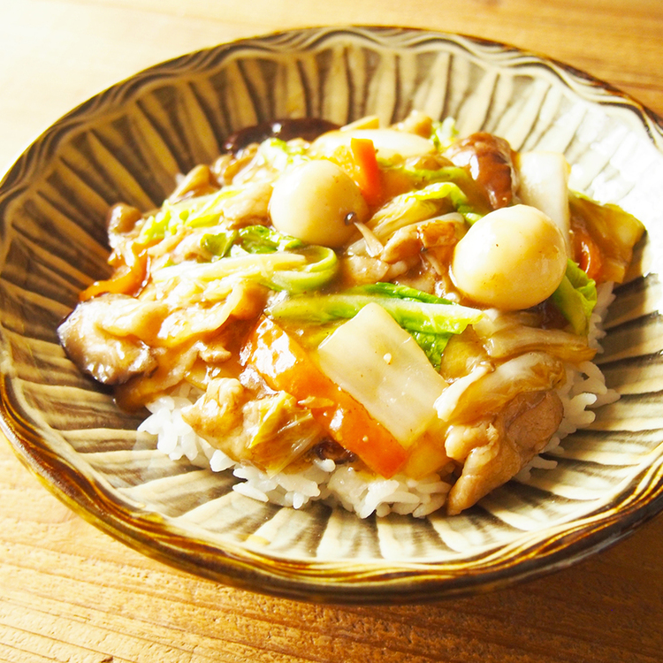 おうちで作る旨い中華丼のレシピ！豚ロース肉と野菜の絶妙な組み合わせ