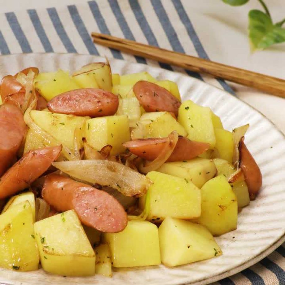 弁当にも！じゃがいもとウィンナーの卵炒め