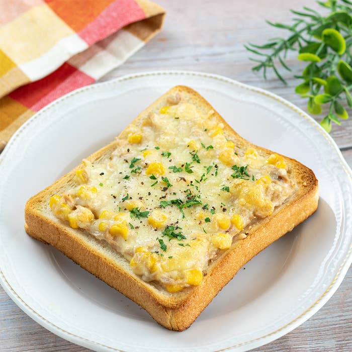 ランチ! ツナマヨ コーンのホットサンド