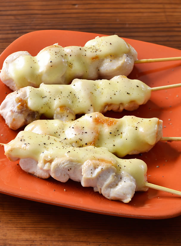 焼き鳥でつくろう♪家族で楽しむ!トマトチーズタッカルビ