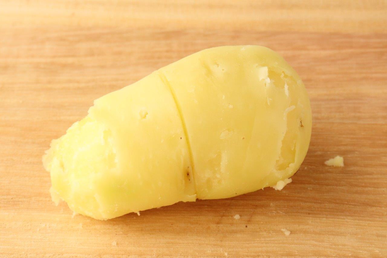 じゃがいもをレンジで蒸す方法。茹でるより短時間！皮むきも簡単。やまでら くみこ のレシピ